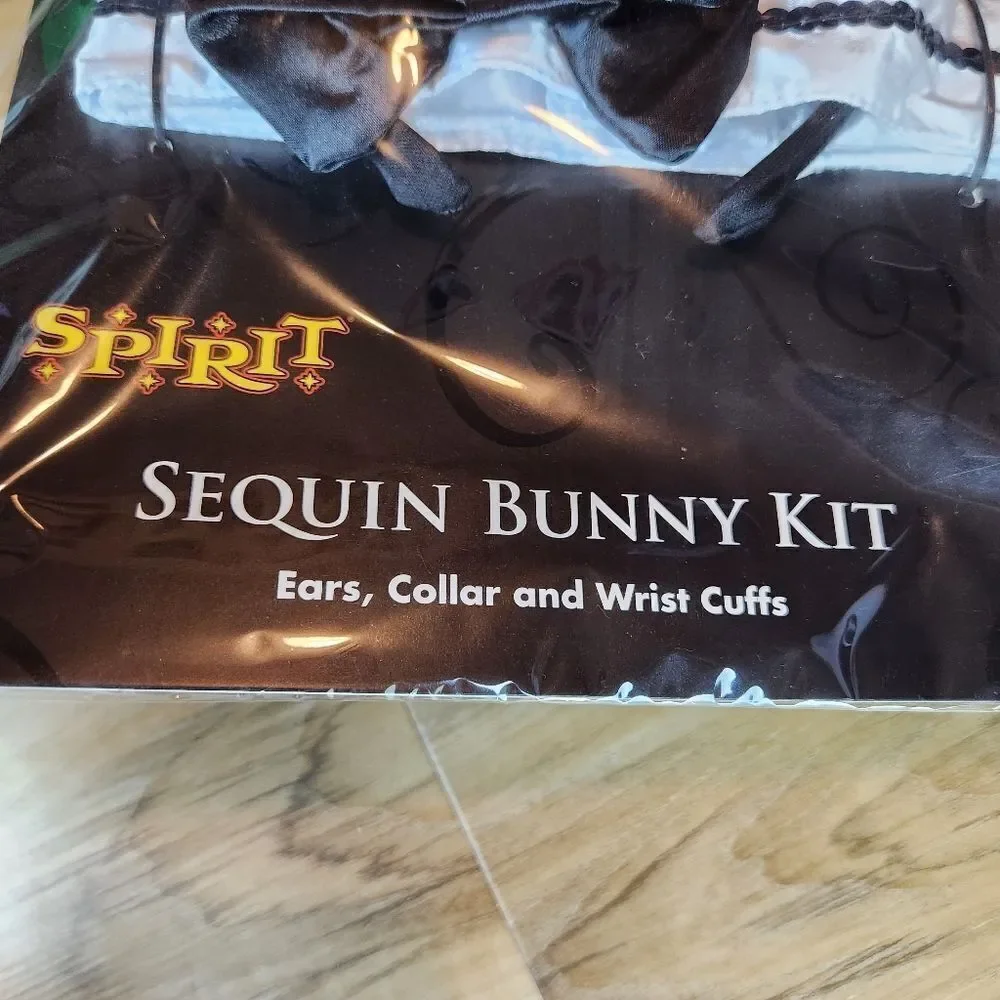 🔸️NIB Spirit Black & White Sequined Playboy Bunny Costume Kit - Picture 9 of 12